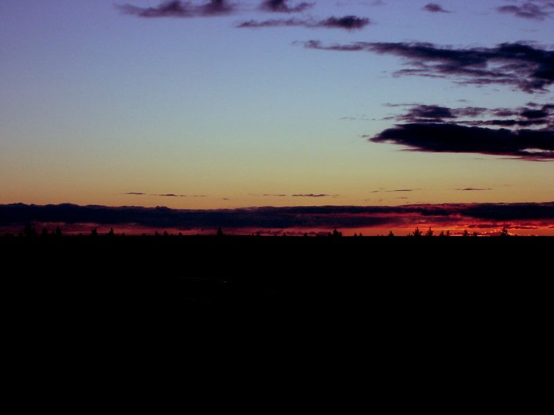 Ilta pimenee
Perjantai illan auringonlaksu mukavasti terassilta, tuoppi kädessä (ja kamera toisessa)
