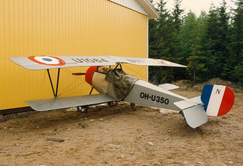 OH-U350
OH-U350, Aeronave Nieuport 11, s/n 198, Rekisterissä 1993-2005, Kone kuvattu Viitasaarella 1996.
Kuva: Jouni Halme
Avainsanat: OH-U350