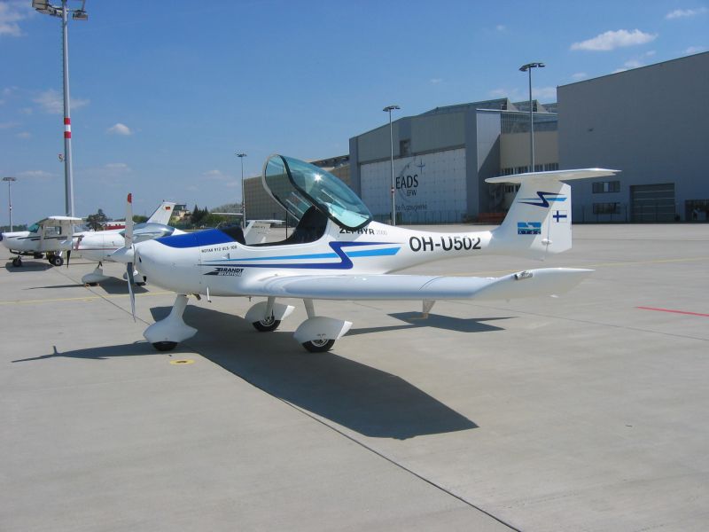 OH-U502
OH-U502, Zephyr 2000 C, s/n Z1420307A, valmistettu 2007 
Omistaja: Brandt Aviation Oy, Ltd.
Kuva: Hannu Sinkko
Avainsanat: OH-U502