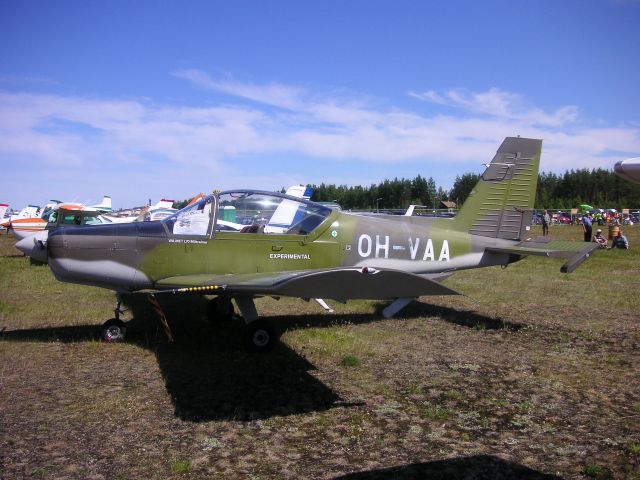 OH-VAA
OH-VAA, Valmet L70 Miltrainer, s/n 31, rakennettu: 1980 Valmet lentokoneteollisuus 
Avainsanat: OH-VAA