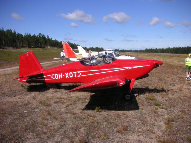 OH-XOT
OH-XOT, Van's RV-6, s/n 20261, rakennettu: 1999 
Avainsanat: OH-XOT