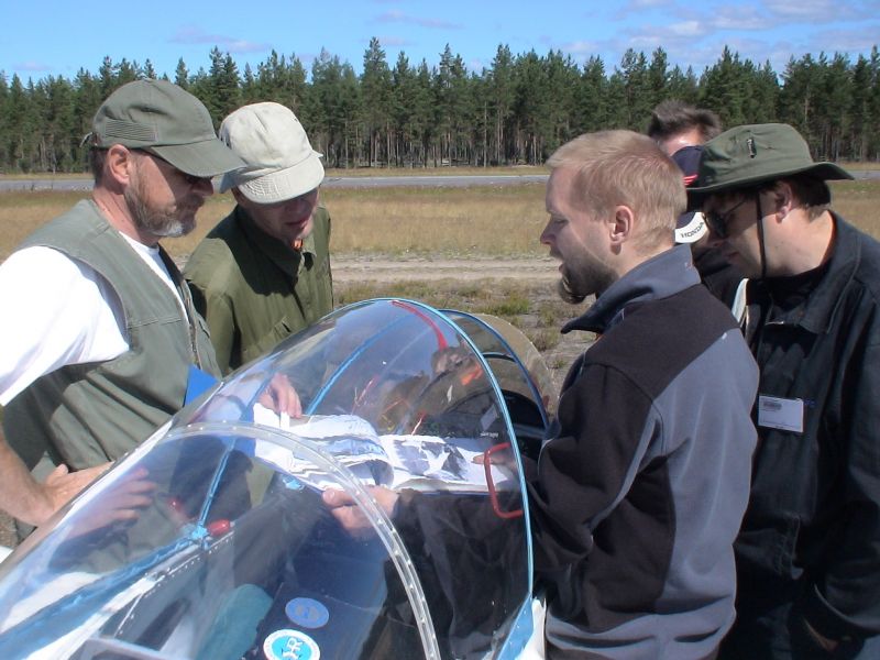 OH-346 tutkiskelua
Jälleen raatimme tutkii
