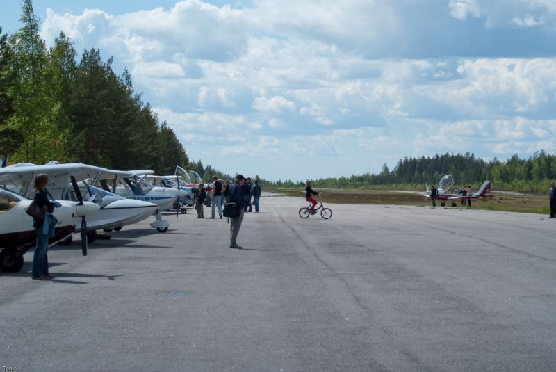 Nythän tämä alkaa jo näyttämään Fly-in tapahtumalta!
