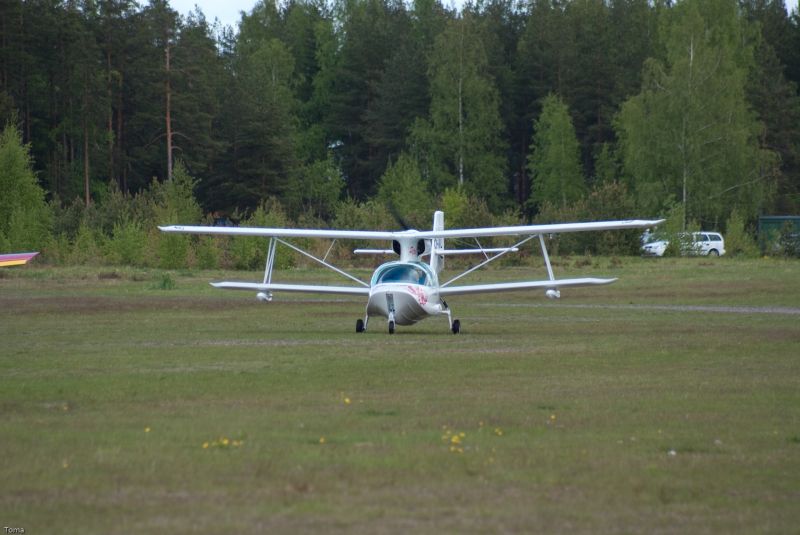 Melkein kaikkien jo lähdettyä saapui Super Petrel paikalle. Käytiin sillä vielä kylpemässä lohjanjärvellä, kivaa...
