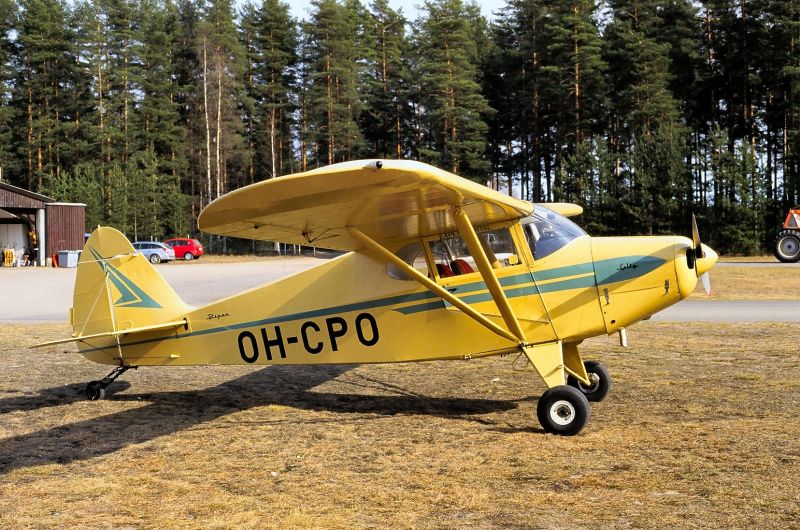 OH-CPO
OH-CPO, Piper PA-22-108 Colt, s/n 22-9122, rakennettu: 1961 USA, uudelleenrakennettu ja muutettu vastaamaan tyyppiä PA-20 Pacer 1996 
Ex. SE-CZB 
Avainsanat: OH-CPO