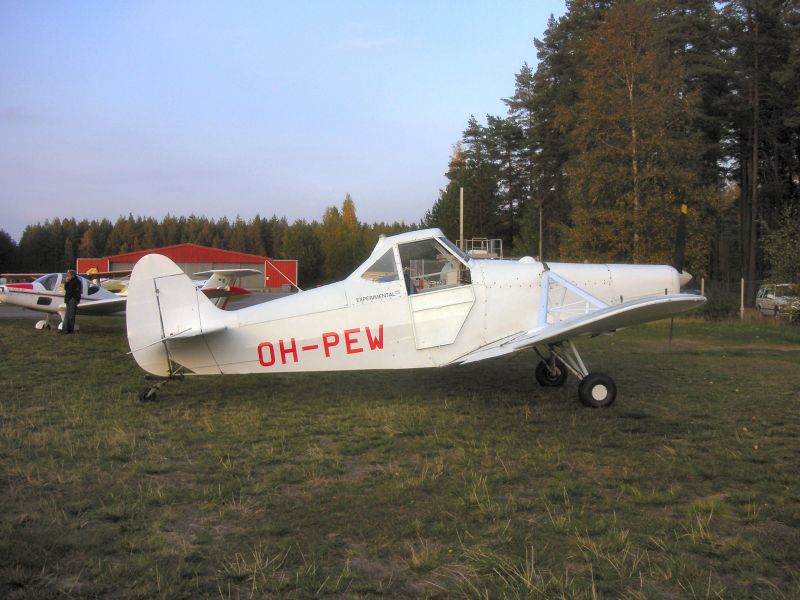 OH-PEW
OH-PEW, Piper PA-25-235 Pawnee, s/n 25-2579, rakennettu: 1964 USA, uudelleenrakennettu: 1999 
Ex. N6885Z, 5B-CAA, G-ATYA, SE-IUR 
Avainsanat: OH-PEW