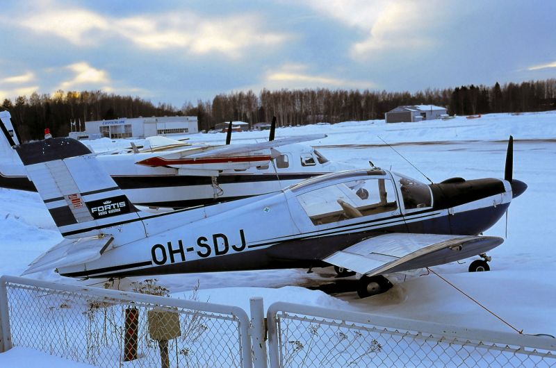 OH-SDJ
OH-SDJ, SOCATA MS.892A Rallye Commodore 150, s/n 11490, rakennettu: 1970 Ranska, muutettavana: 2005 kannuspyöräkoneeksi  
Avainsanat: OH-SDJ