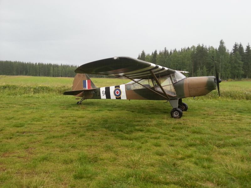 OH-XMK
OH-XMK, Tyyppi: Auster AOP V mod. Sarja No: 1159,
Uudelleenrakennettu: 2013, Alkuperäinen valmistusvuosi: 1943
Kuva: Matti Kuosmanen
Avainsanat: OH-XMK