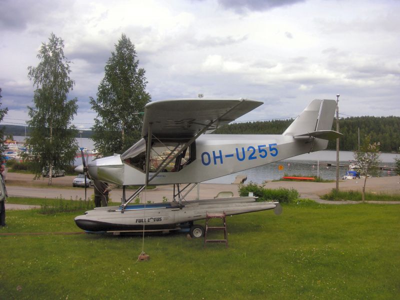 OH-U255
OH-U255, Rans S-6 Coyote II, s/n 0490118, rakennettu: 1990
Avainsanat: OH-U255