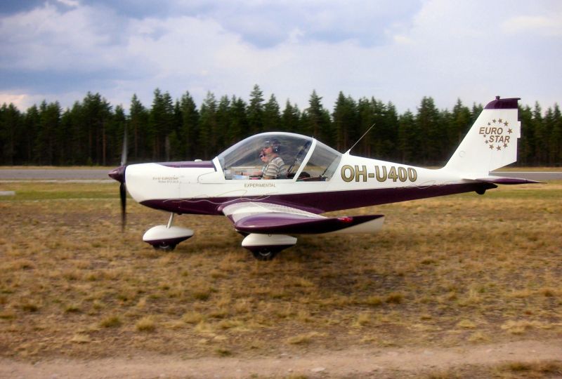 OH-U400,
OH-U400, Evektor EV-97 Eurostar 2000R, rakennettu: 2001 Tsekki, omistaja: Kari ja Päivi Perälä Uusikylä 
Avainsanat: OH-U400,